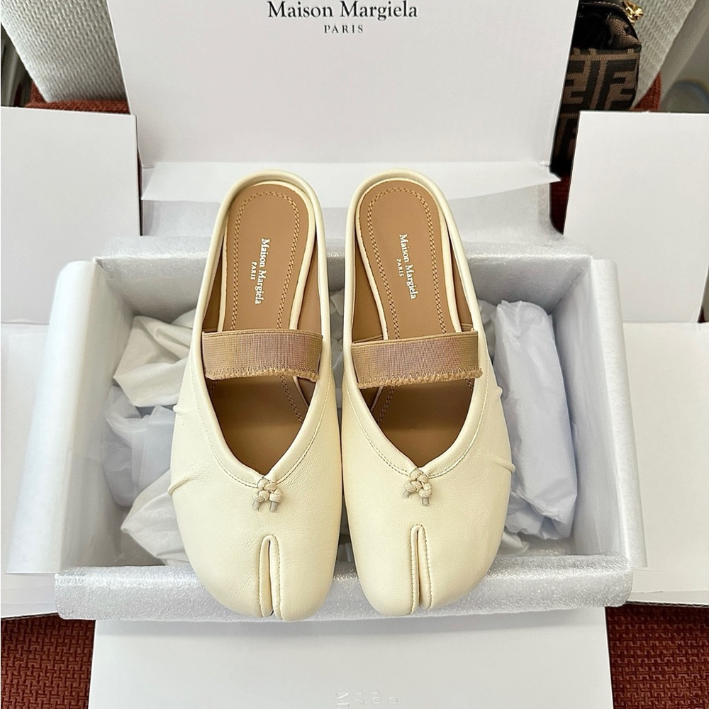 Maison Martin Margiela Cream Leather Tabi Strap Mules
